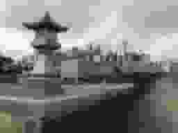 和み墓園にある大きな灯篭