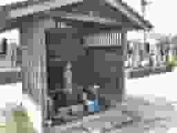 弘経寺　苑内にある仏像