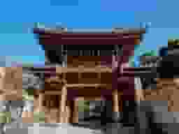 生魂山齢延寺　山門