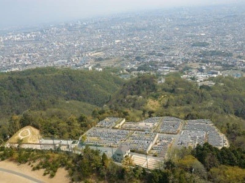 五月山緑地霊園