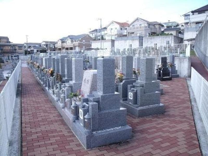 魚住霊苑