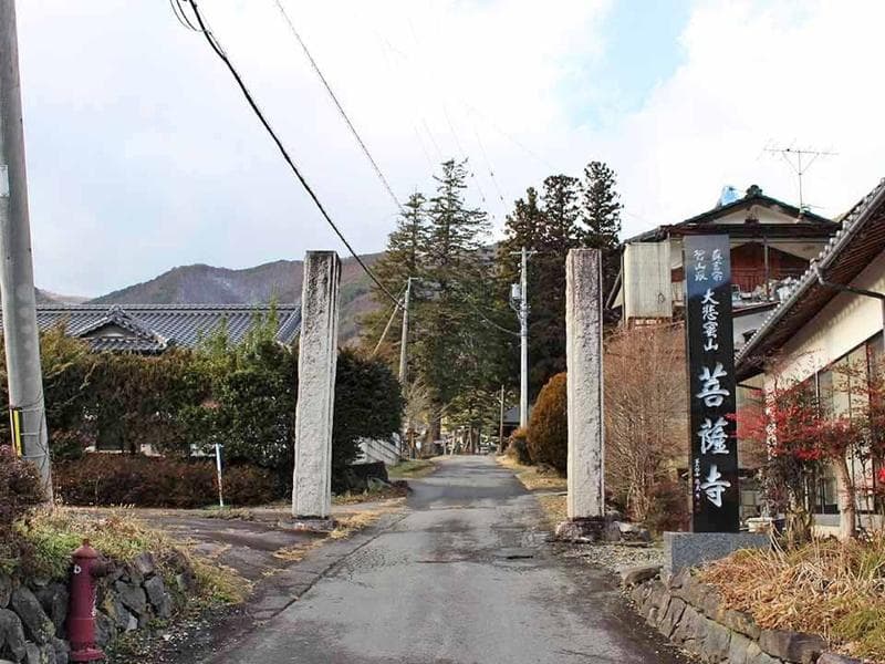菩薩寺墓地