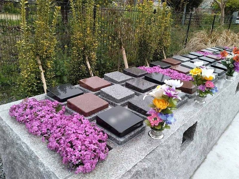境の松墓園