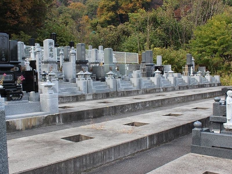真蔵寺墓地