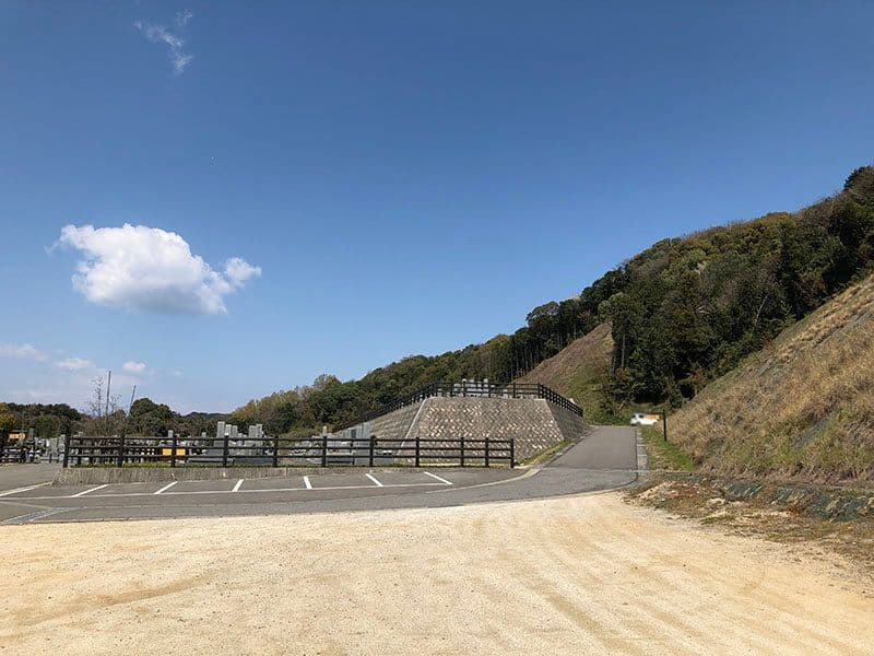 今治市営 大谷墓地　墓域近くの駐車場