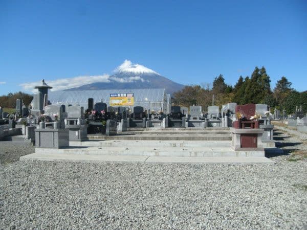 御殿場市ぐみ沢霊園樹木葬