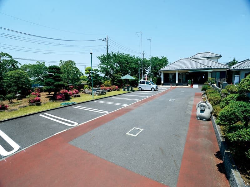 しらこばとメモリアルパーク　駐車場