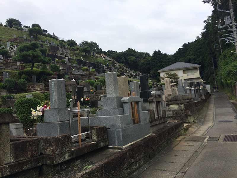 東光寺　墓地内風景