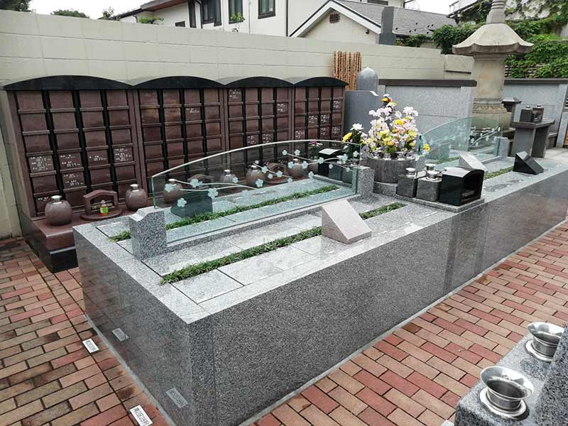 四谷たちばな墓苑「たちばなの碑」（永代供養墓）