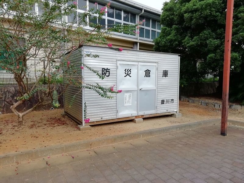 御油第二墓園の防災倉庫