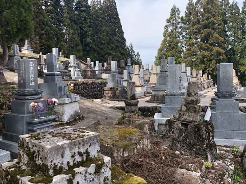 白山市営 白峰墓地公苑