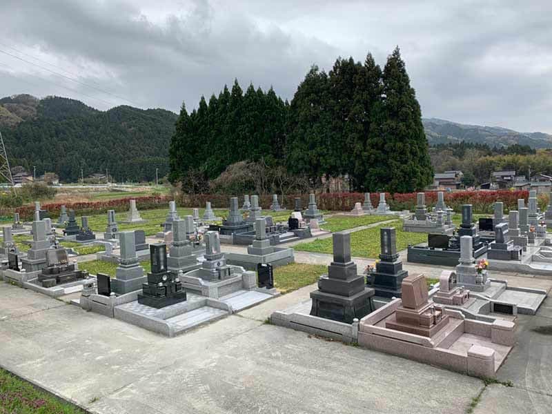 中能登町営 墓地公苑にのみや