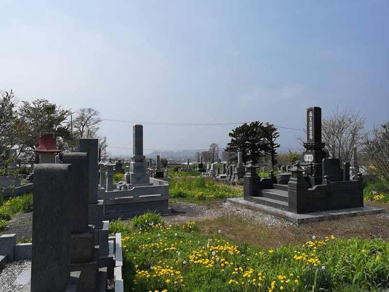 伊達市弄月墓地