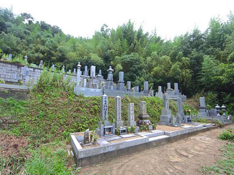 自性院墓地