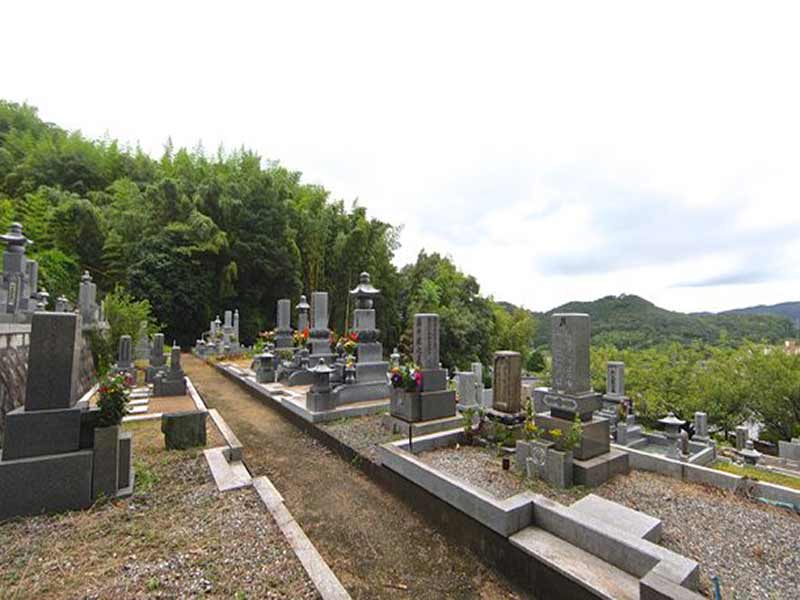 自性院墓地