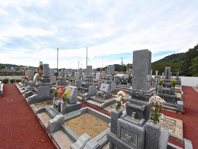 オアシス墓苑 大門