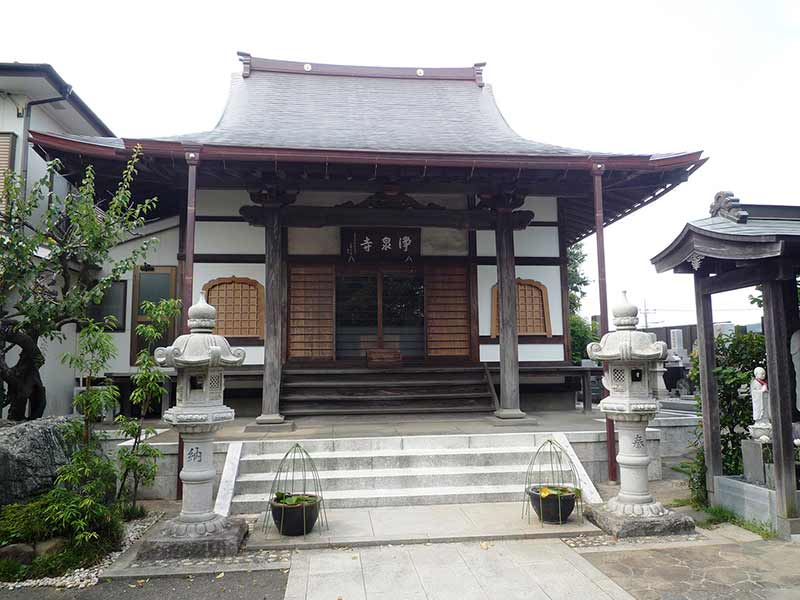 浄泉寺　荘厳な佇まいの本堂