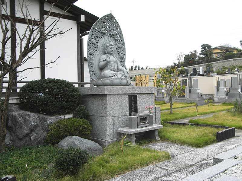 中郡二宮樹木葬永久の郷　広々とした墓域