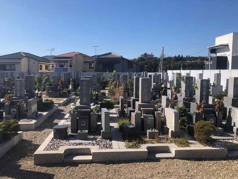 實相寺墓苑 