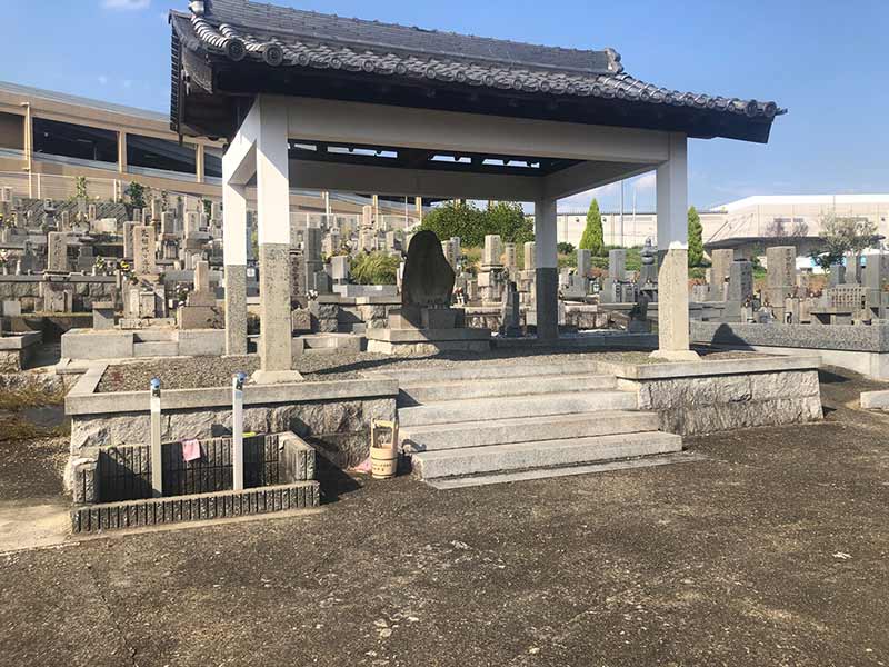 墓山墓地