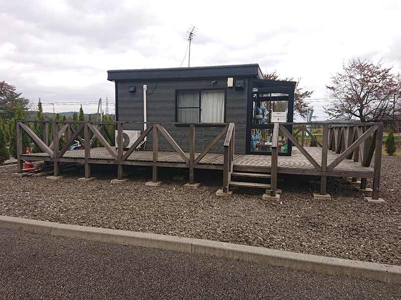 フジパーク霊園 見附　立派な建物の休憩所