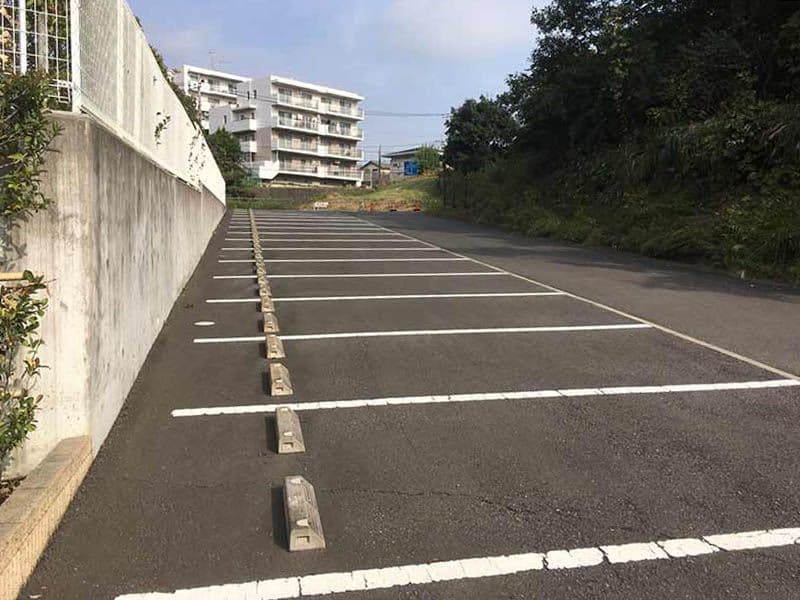 メモリアルパーク花の郷墓苑 厚木宮の里　平坦で停めやすい駐車場