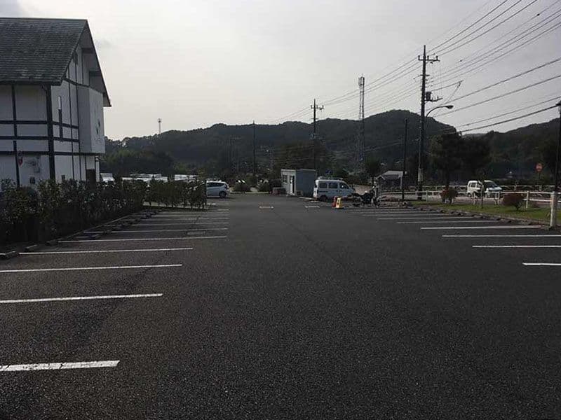 メモリアルパーク花の郷墓苑 厚木宮の里　平坦で広々とした駐車場