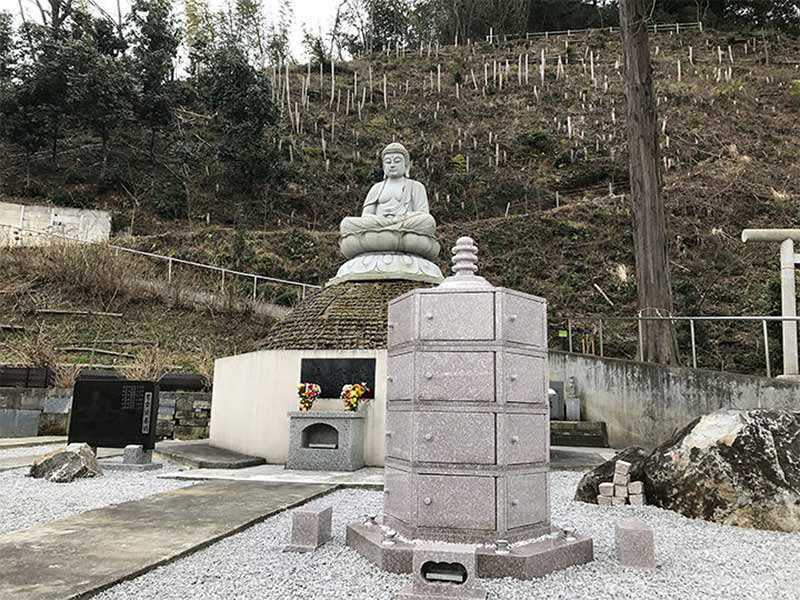 心源院　のうこつぼのある境内風景①