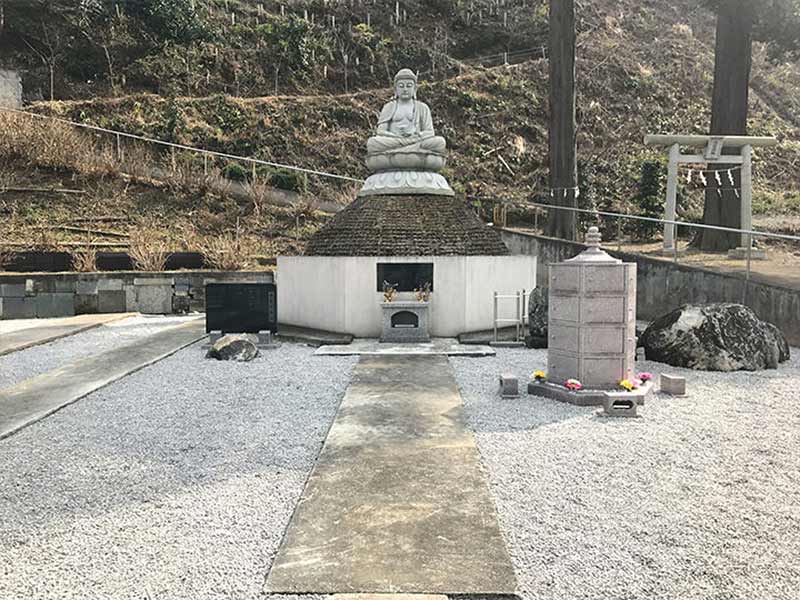 心源院　のうこつぼのある境内風景②