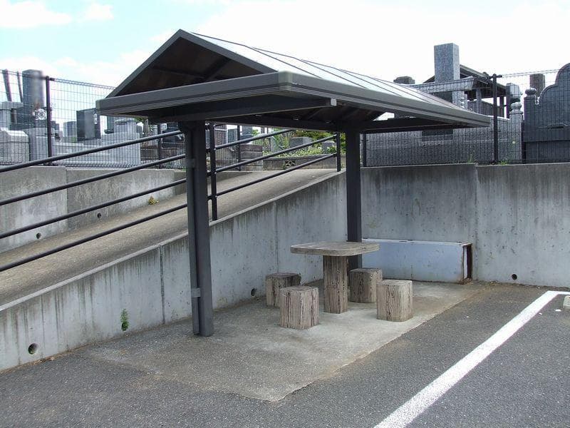 成田市営 成田霊園　休憩スペース