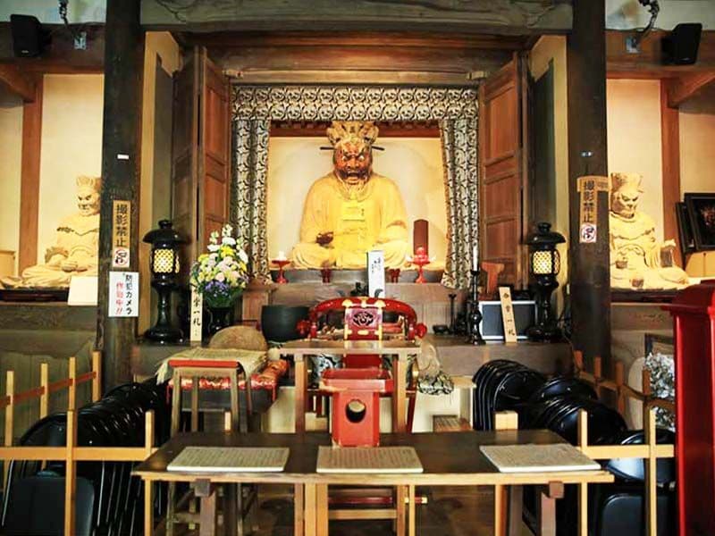 圓應寺墓苑（円應寺墓苑）　本堂内部