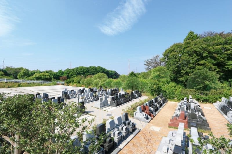 川口霊園かわぐちの杜の広々とした墓所