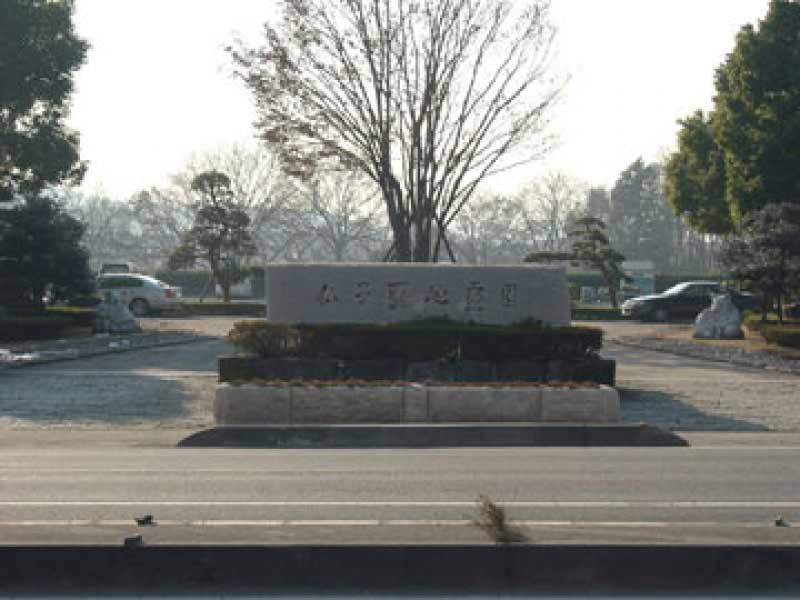 仏子聖地霊園　公道からのアクセス良好