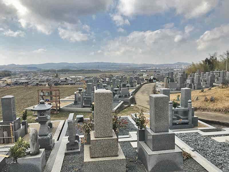 綺田墓地