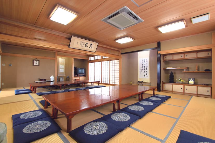 浄円寺　清潔感溢れる施設内