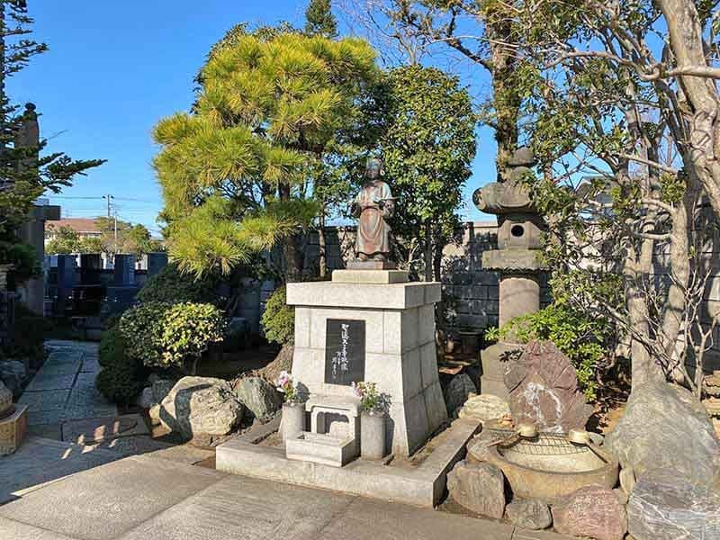 本行寺墓苑