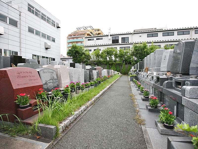 江東メモリアル　年間管理料でお花を常設