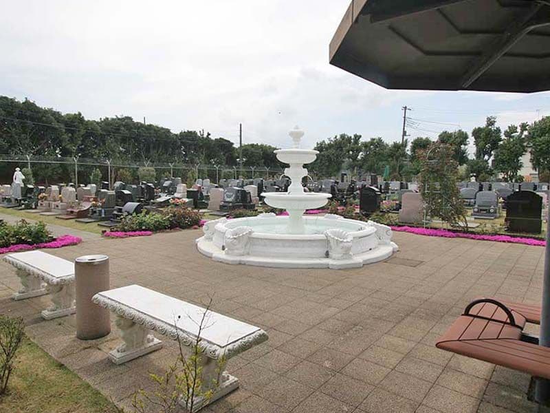 メモリアルパーク花の郷聖地 相模大塚　明るい雰囲気の園内