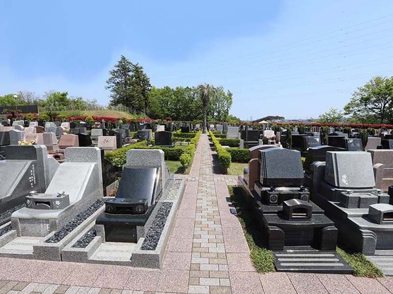 横浜二俣川霊園　様々な区画タイプの墓域