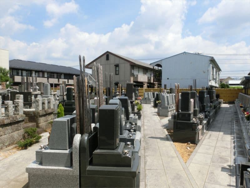 阿弥陀堂墓苑　日当たりの良い墓域