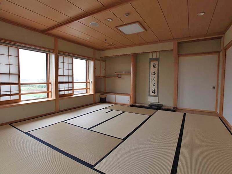 平塚中央霊園Ⅱ　清潔感のある施設内の和室