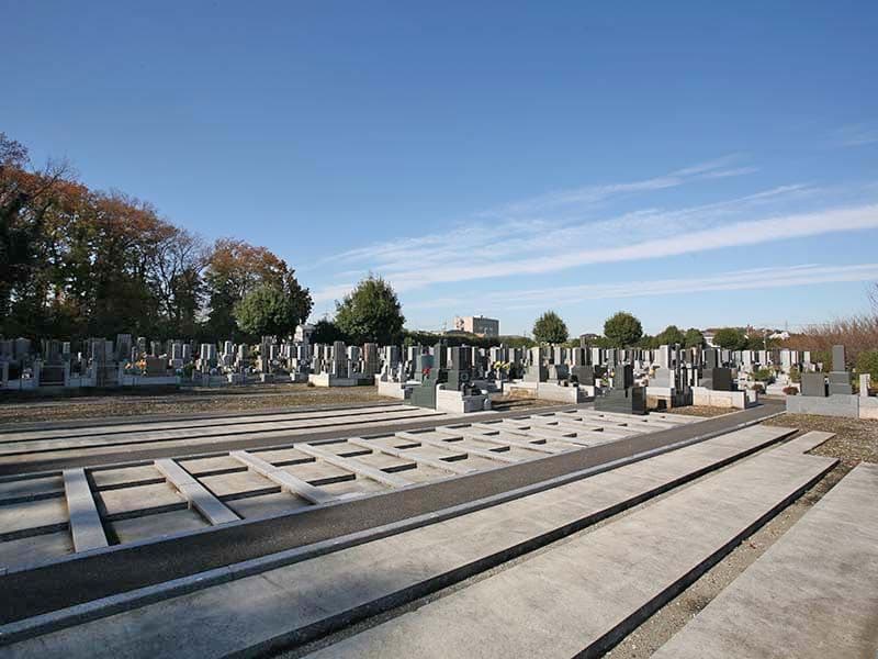 仏子聖地霊園　広々とした墓域
