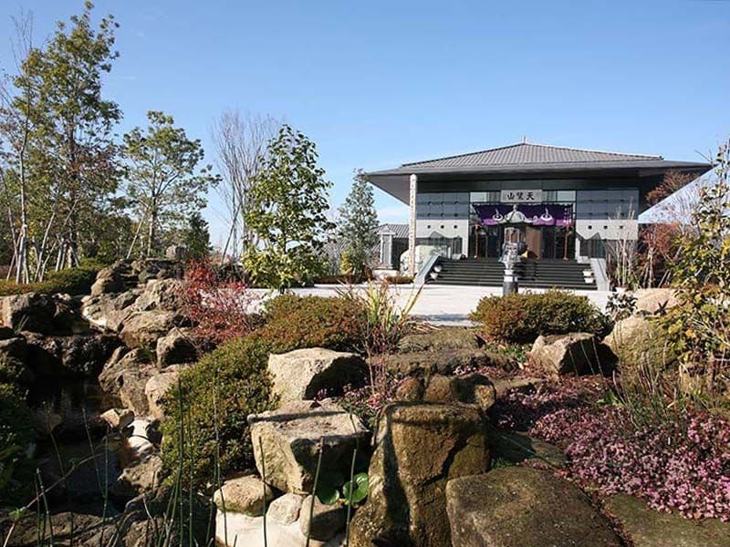 仏子聖地霊園　四季を感じられる植栽
