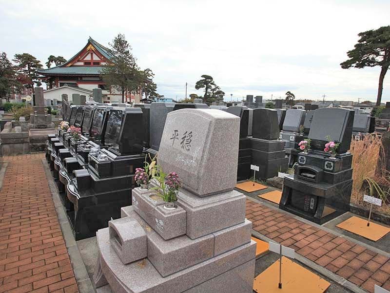 ひばりが丘浄苑　見通しの良い苑内