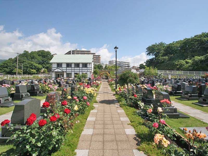 メモリアルパーク花の郷墓苑 厚木宮の里　思わず散策したくなるガーデン墓地