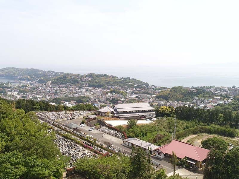 湯河原吉祥公園墓地　相模湾の大パノラマが広がる墓域