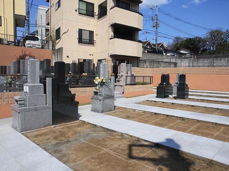 日曜寺墓苑　ゆとりのある墓域