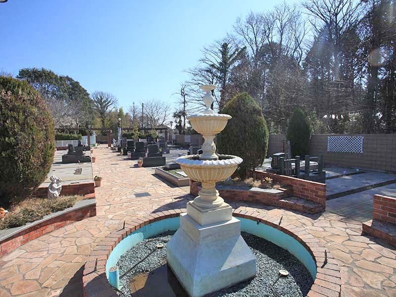 野田さくら霊園　園内にある噴水