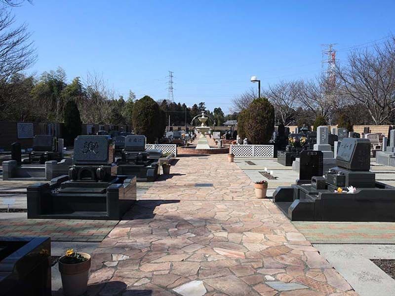野田さくら霊園　墓石をゆったりと配置した墓苑