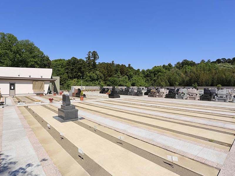 メモリアルガーデン梅郷聖地　緑に囲まれた苑内